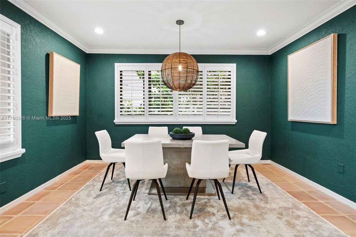 Dining room, Interior, Pendant Lights, Recessed Lighting