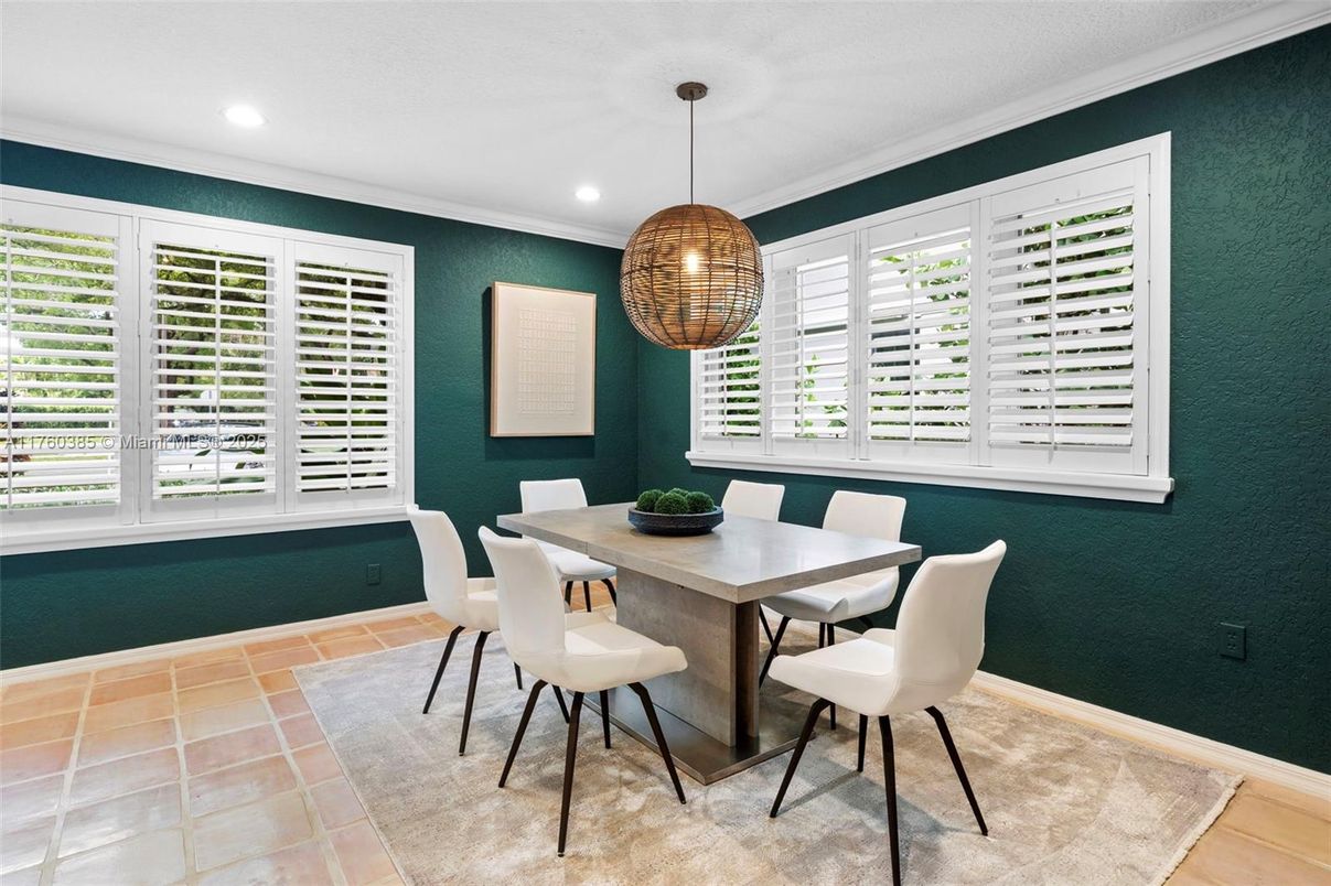 Dining room, Interior, Pendant Lights, Recessed Lighting
