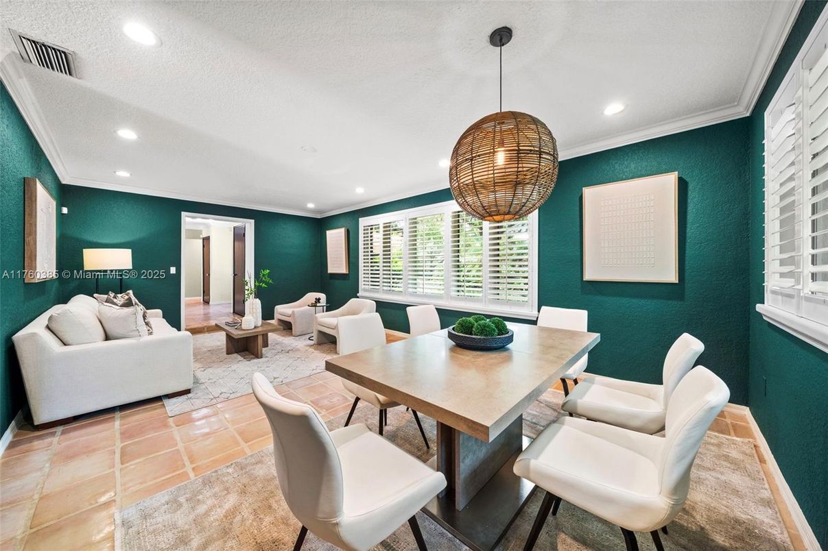Dining room, Interior, Living room, Pendant Lights, Recessed Lighting