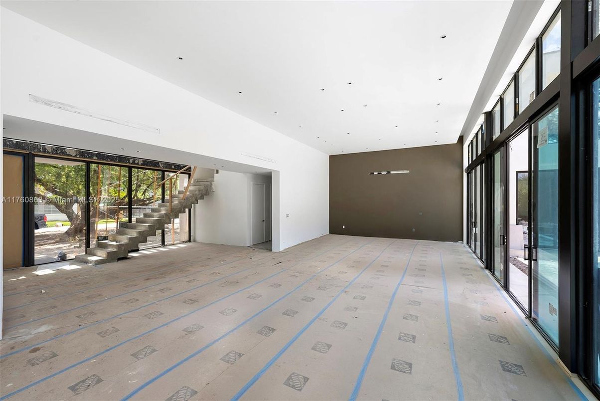 Empty room, Interior, Recessed Lighting