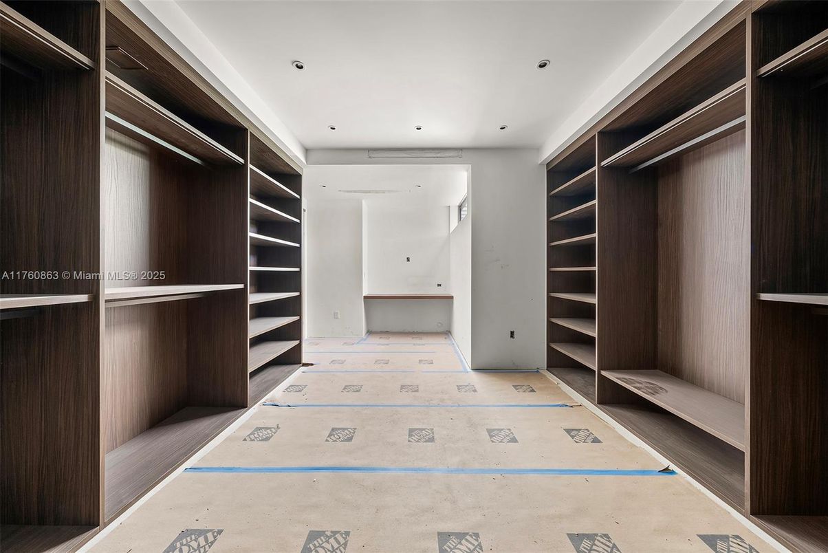Interior, Recessed Lighting, Walk-in Closets