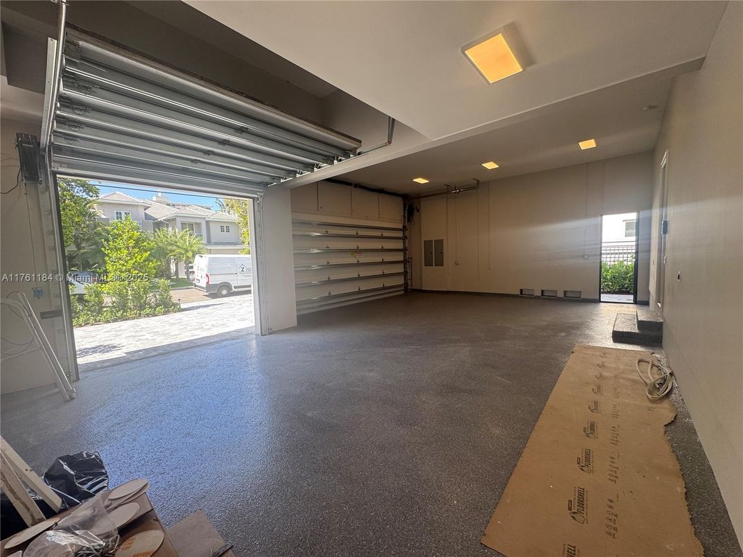 Garage, Interior