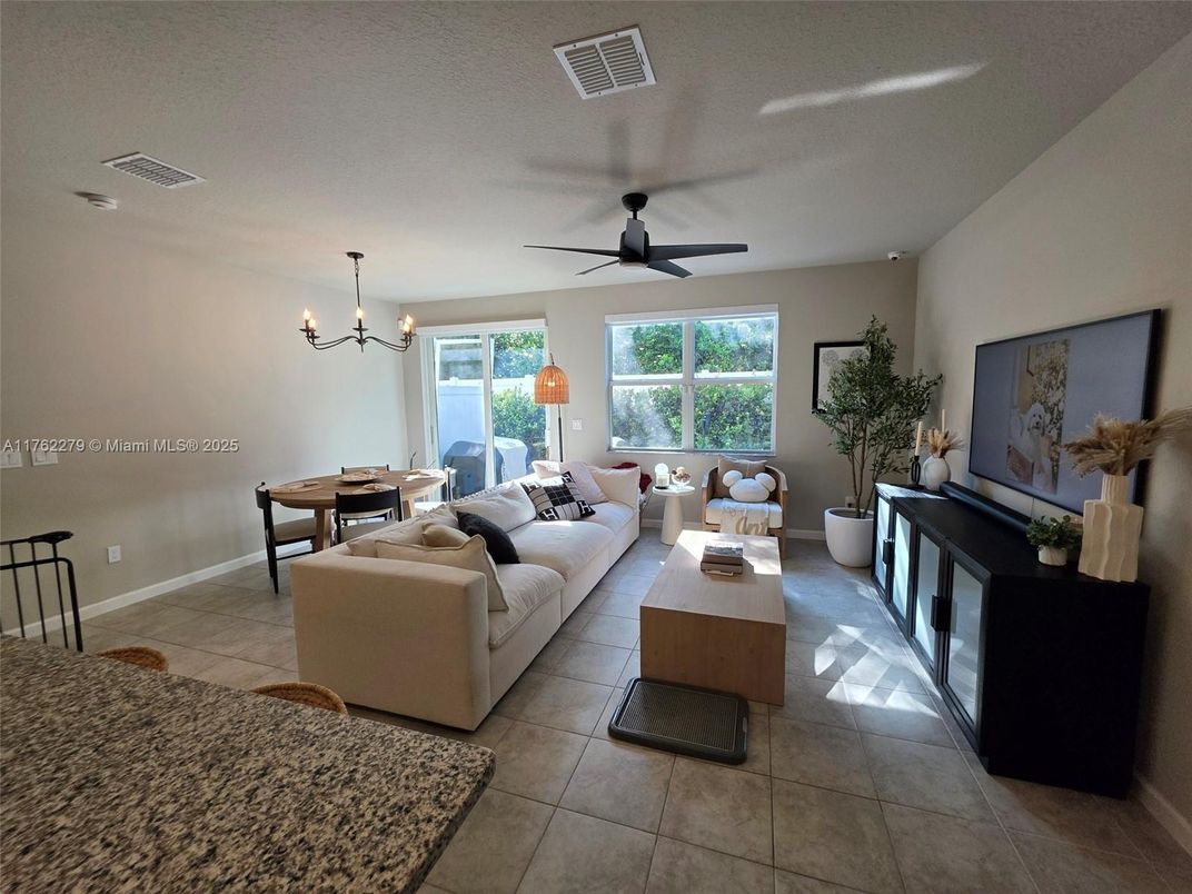 Chandelier, Dining room, Interior, Living room