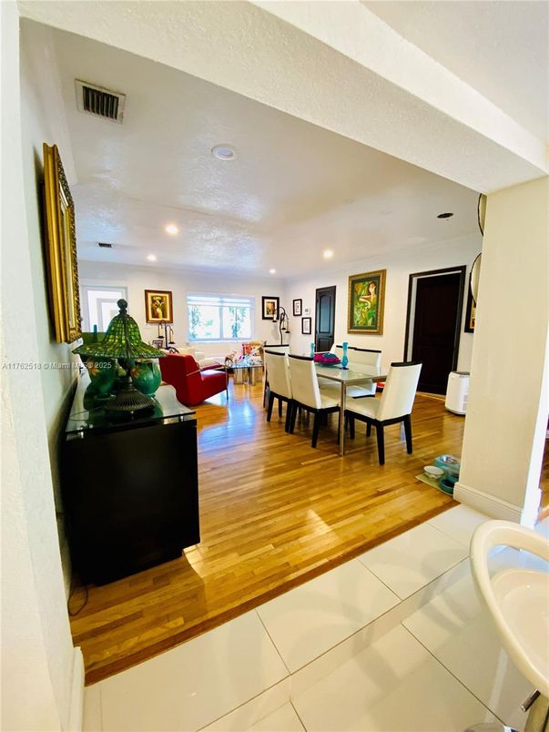 Dining room, Interior, Living room, Recessed Lighting, Wood Texture Flooring