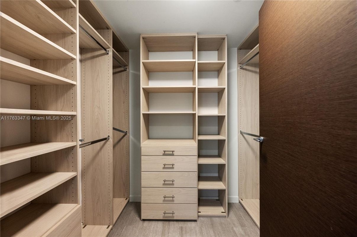 Interior, Walk-in Closets