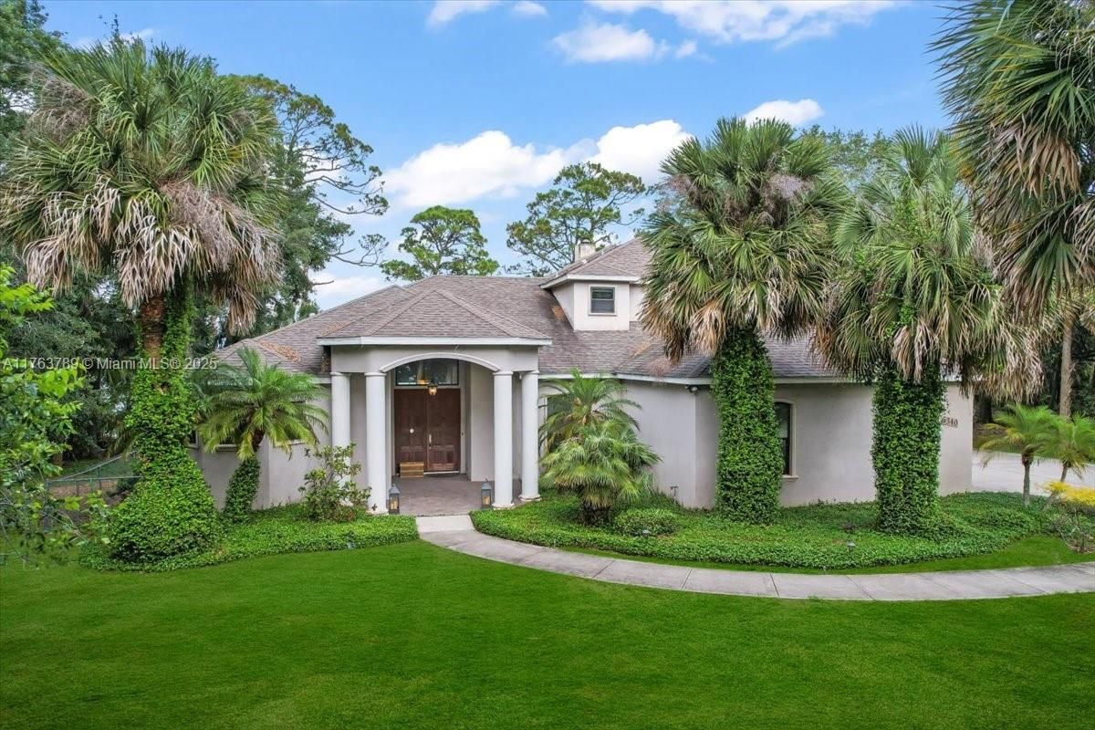 Backyard, Exterior, Facade, French Provincial