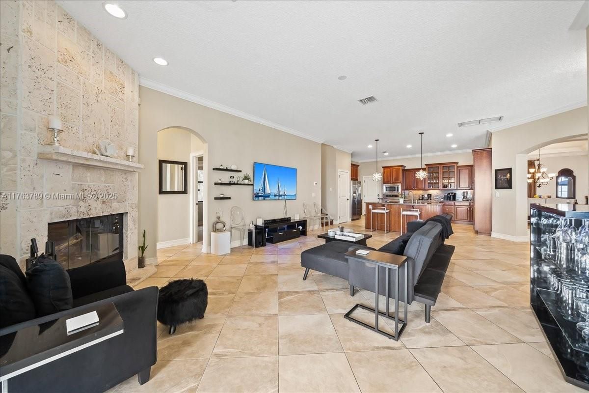 Fireplace, Interior, Kitchen, Pendant Lights, Recessed Lighting