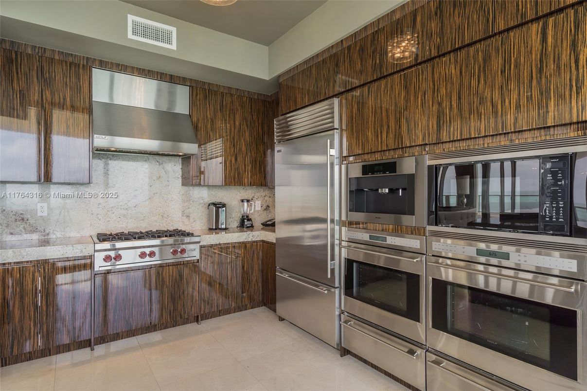 Interior, Kitchen, Stainless Steel Appliances