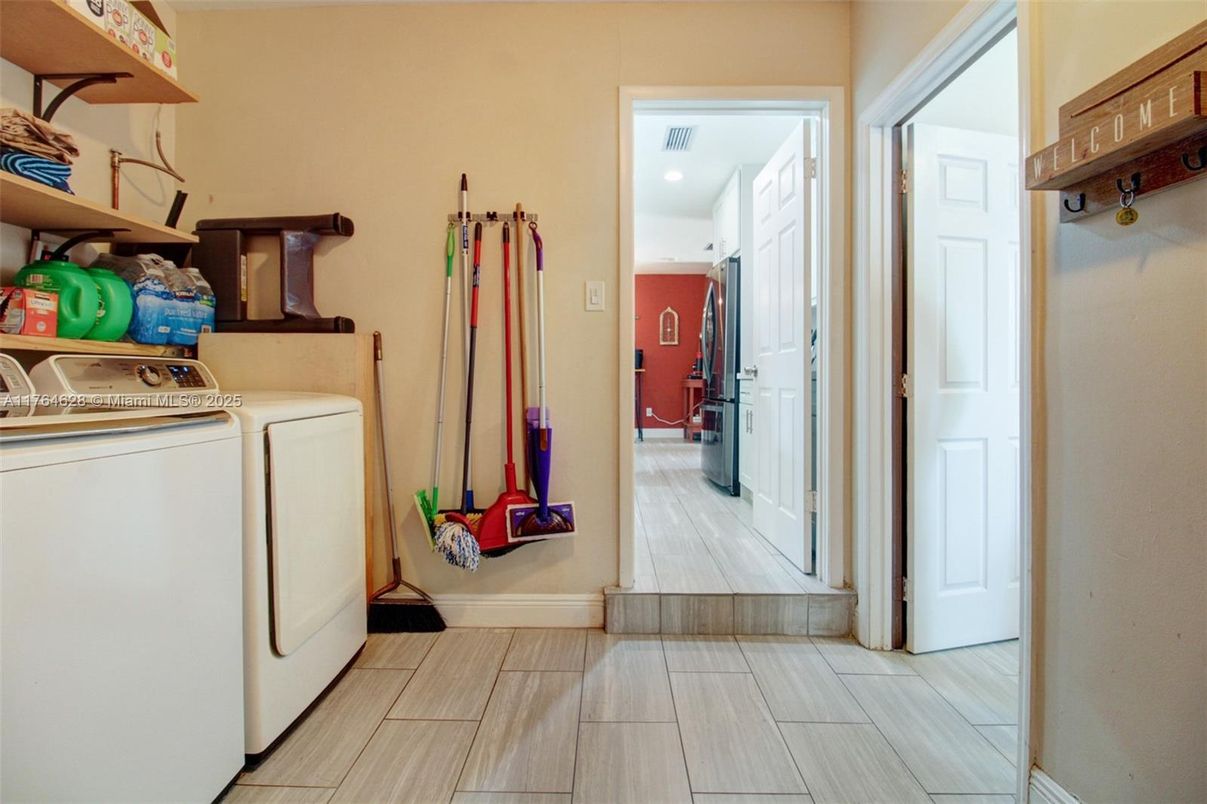 Interior, Recessed Lighting, Washer
