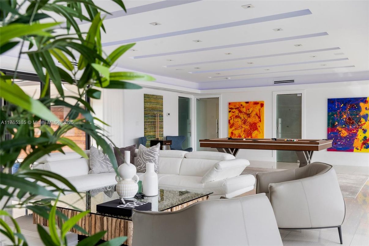 Game Room, Interior, Living room, Recessed Lighting, Wood Texture Flooring