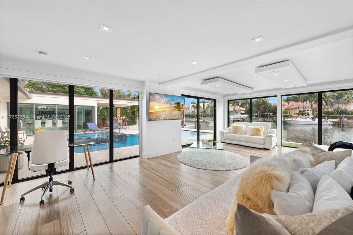 Home Office, Interior, Living room, Recessed Lighting, Wood Texture Flooring