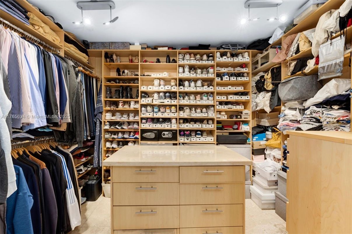 Interior, Recessed Lighting, Walk-in Closets