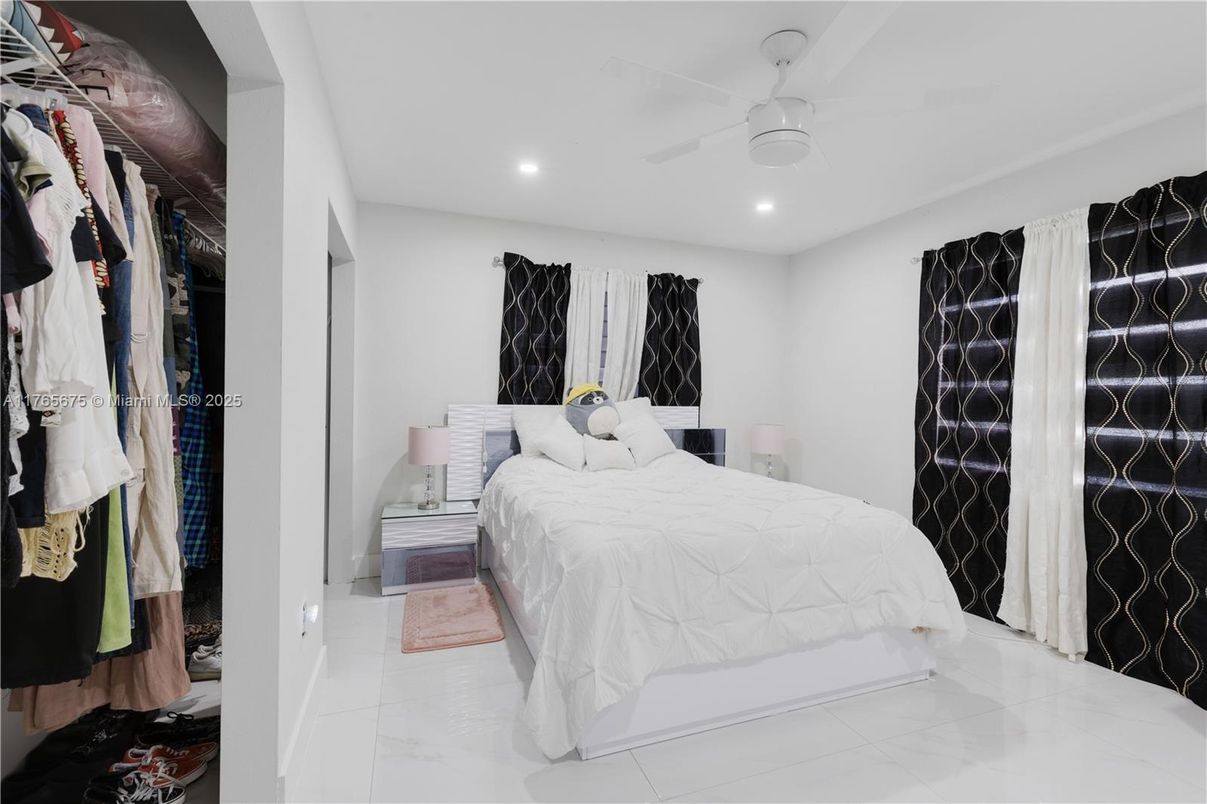 Bedroom, Interior, Marble, Recessed Lighting