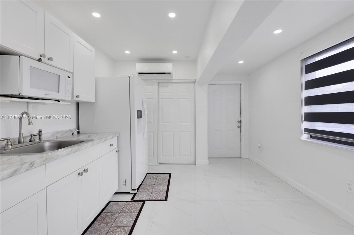 Interior, Kitchen, Marble, Recessed Lighting