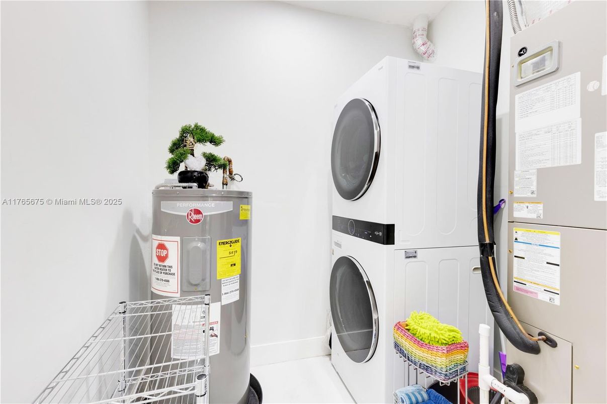 Interior, Utility Closets, Washer