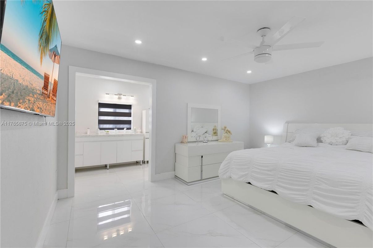 Bedroom, Interior, Marble, Recessed Lighting