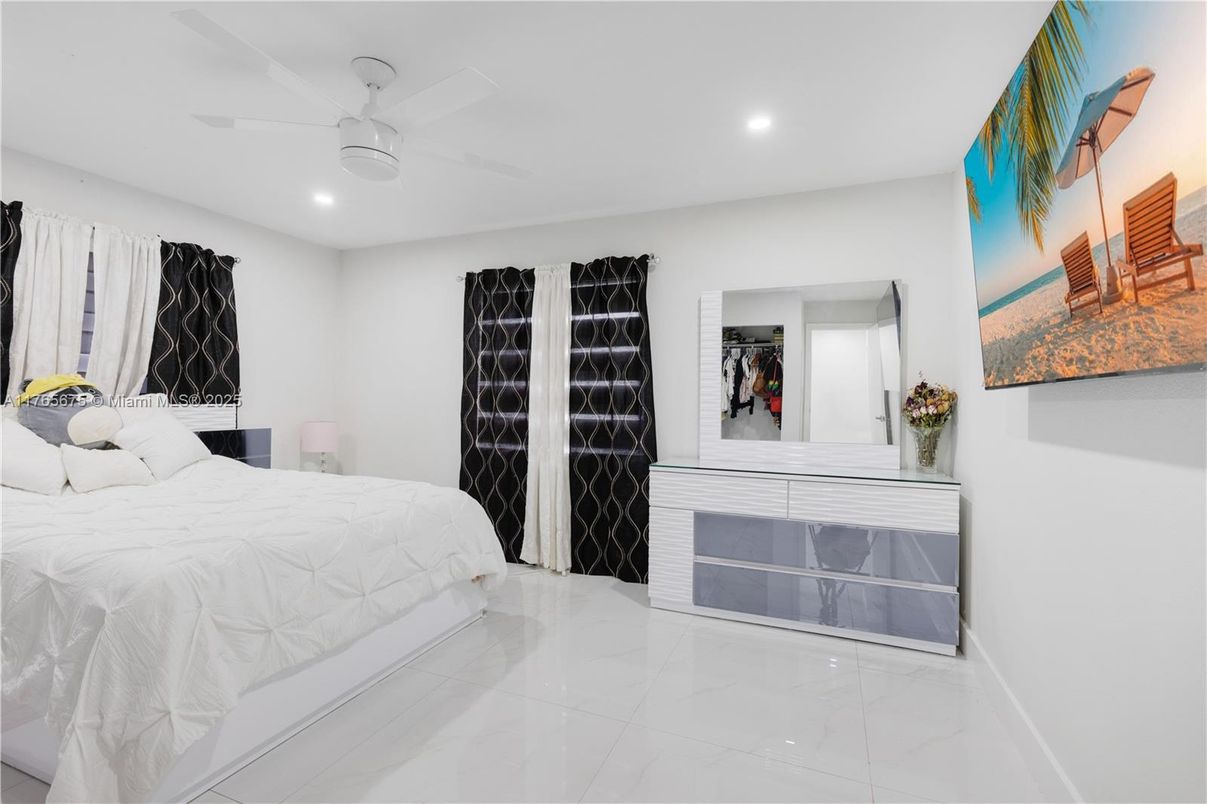 Bedroom, Interior, Marble, Recessed Lighting