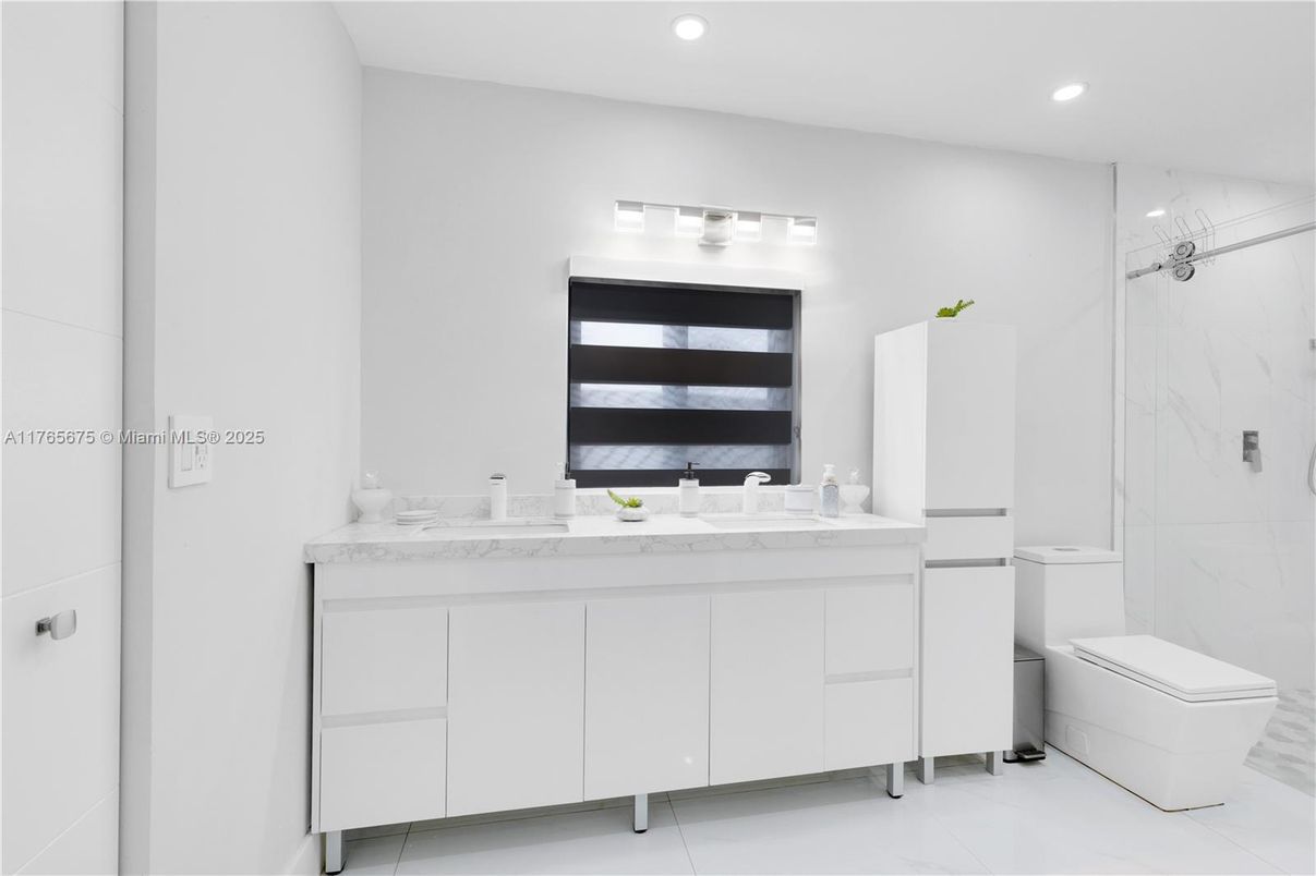 Bathroom, Interior, Marble Walls, Recessed Lighting