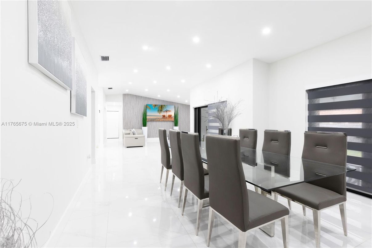 Dining room, Interior, Kitchen, Recessed Lighting