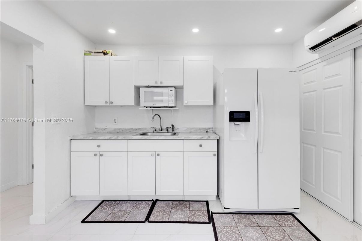 Interior, Kitchen, Marble, Recessed Lighting