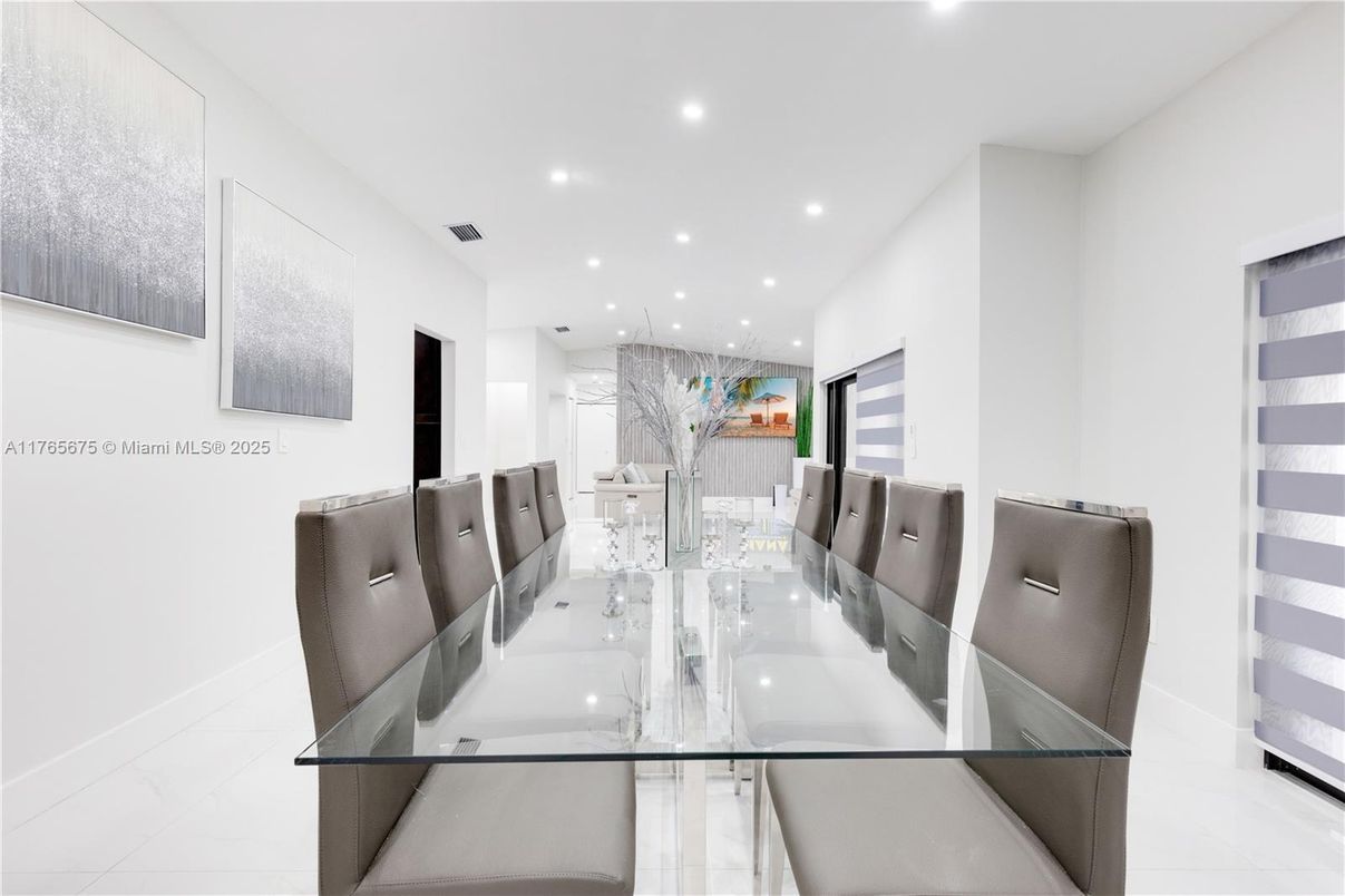 Dining room, Interior, Recessed Lighting
