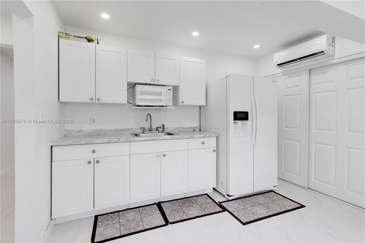 Interior, Kitchen, Marble, Recessed Lighting