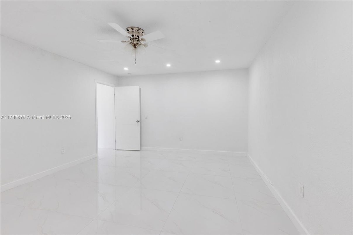 Empty room, Interior, Marble, Recessed Lighting