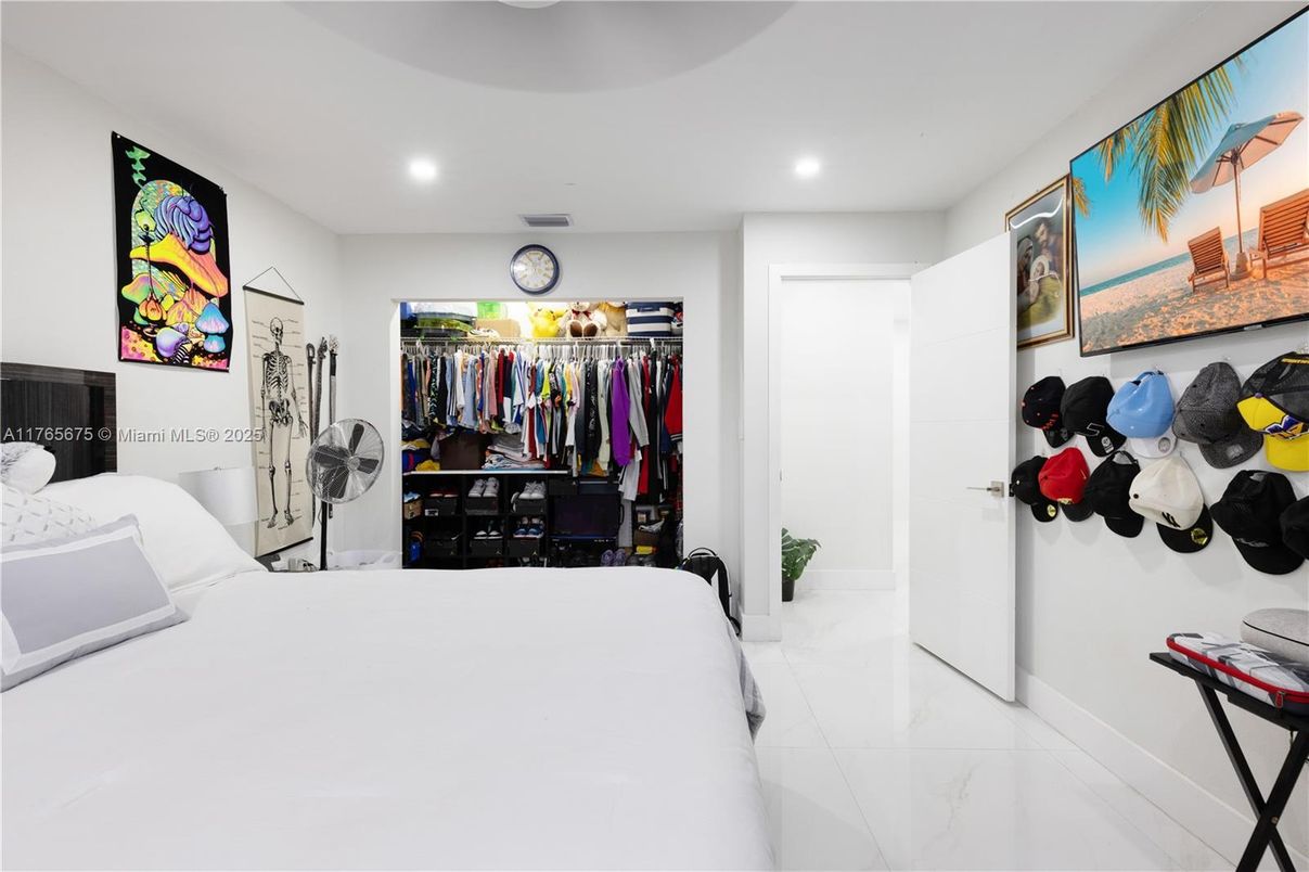 Interior, Marble, Recessed Lighting, Walk-in Closets