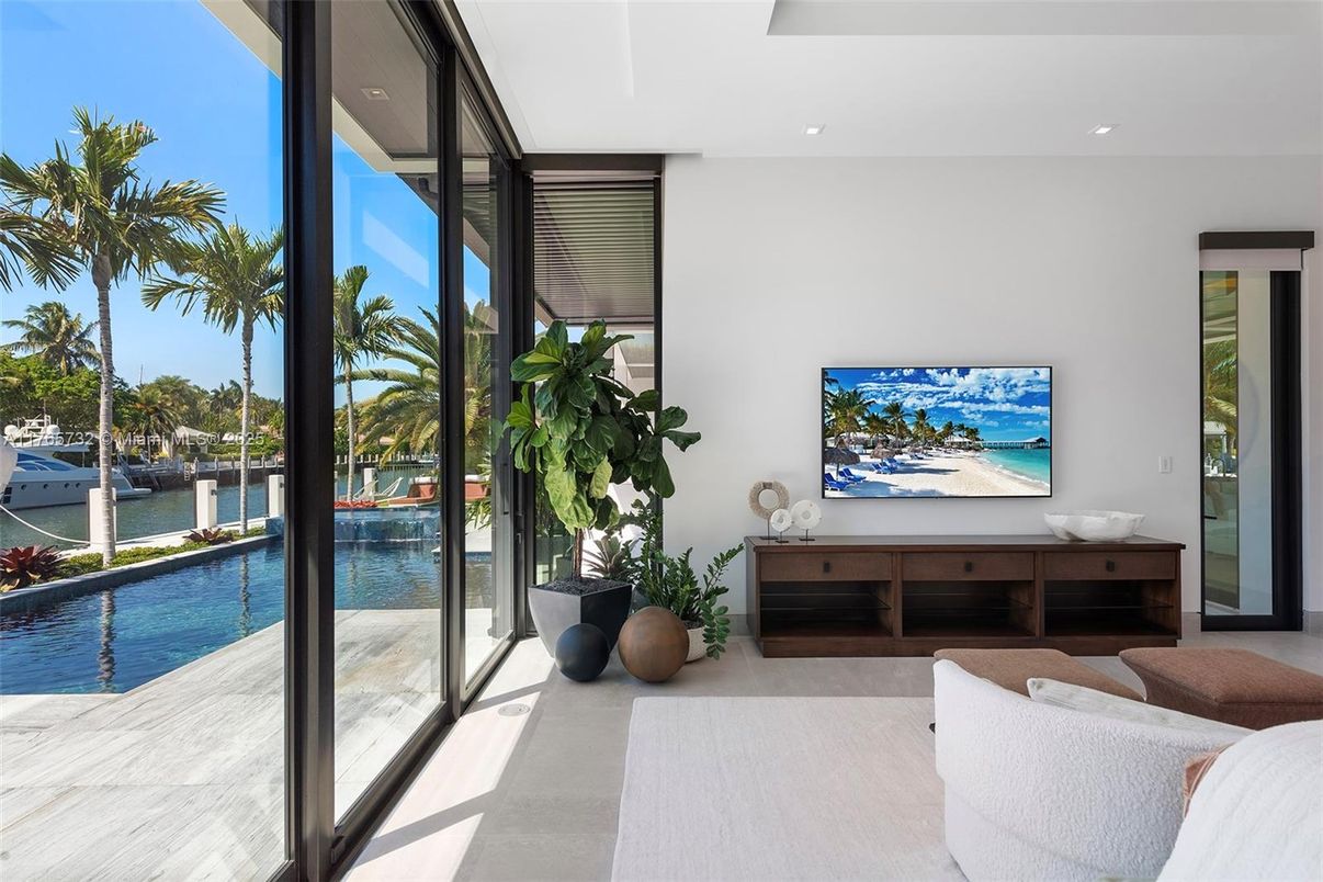 Interior, Recessed Lighting, Water