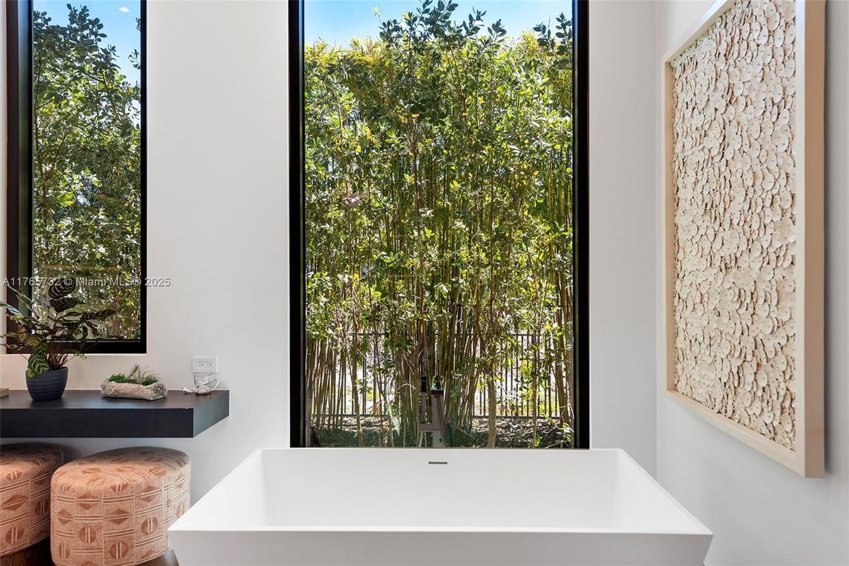Bathroom, Free Standing Baths, Interior