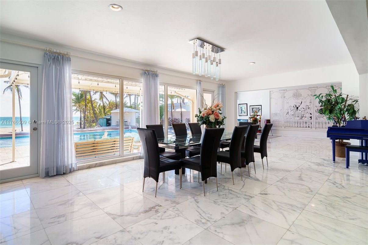 Dining room, Interior, Marble, Pendant Lights, Piano, Recessed Lighting
