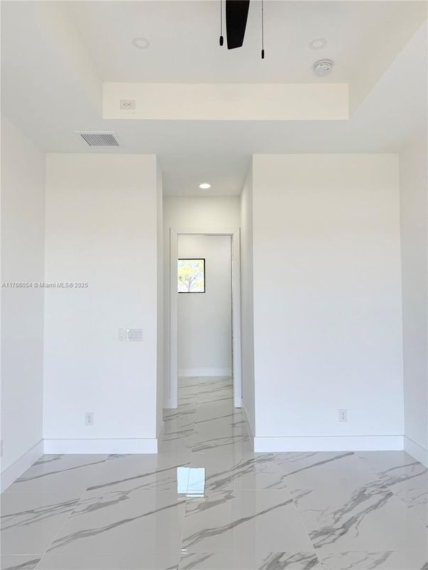 Empty room, Interior, Marble, Recessed Lighting