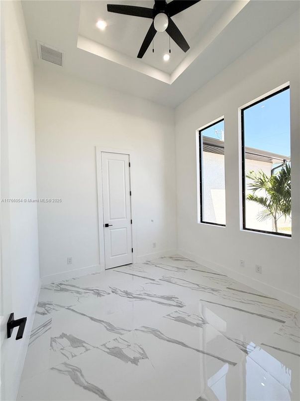 Empty room, Interior, Marble, Recessed Lighting
