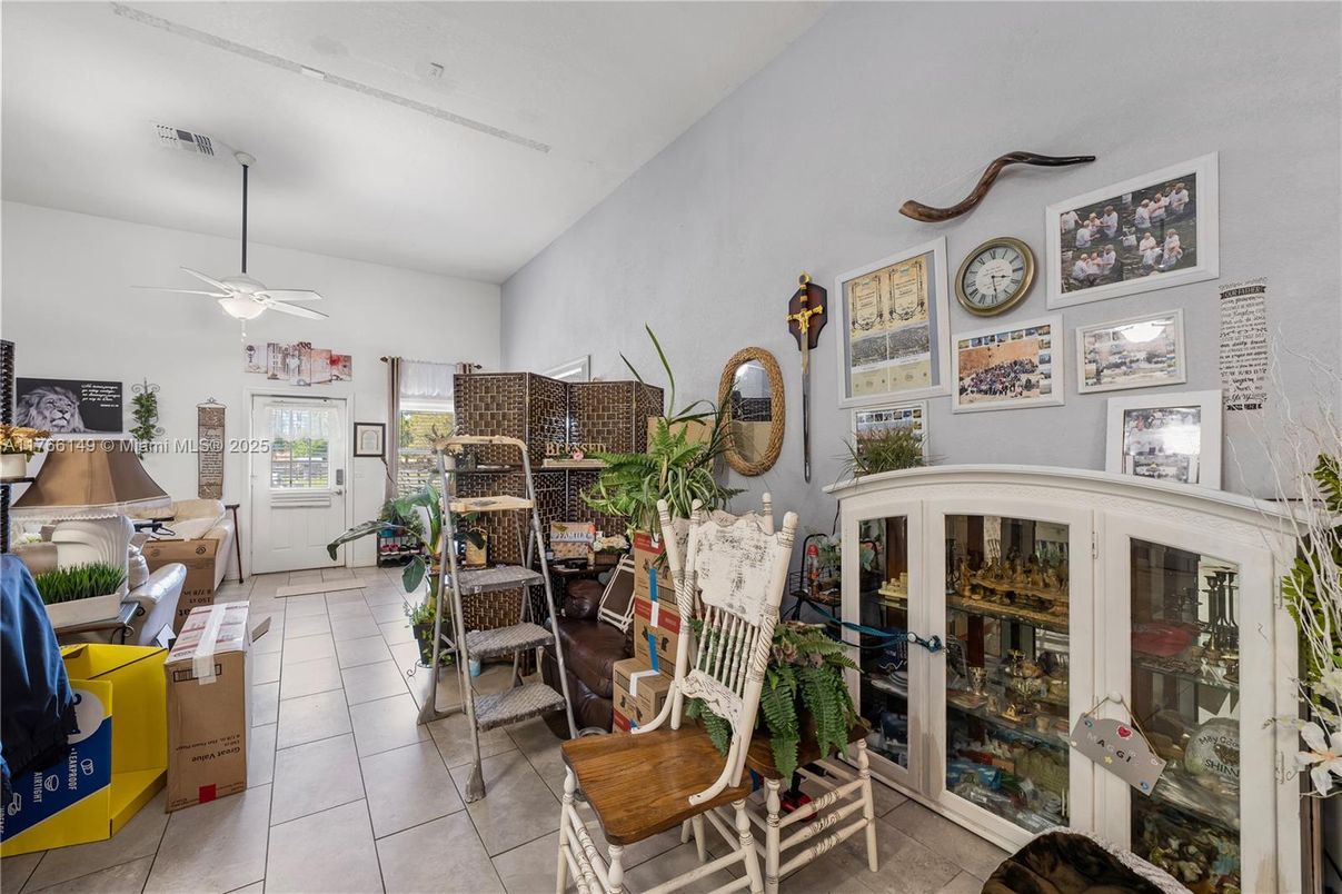 Dining room, Interior