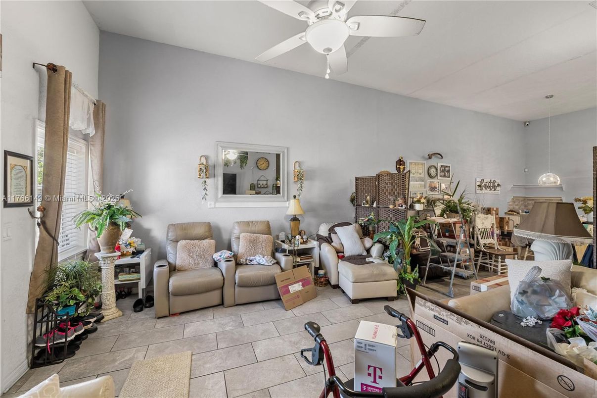 Dining room, Interior, Living room, Pendant Lights