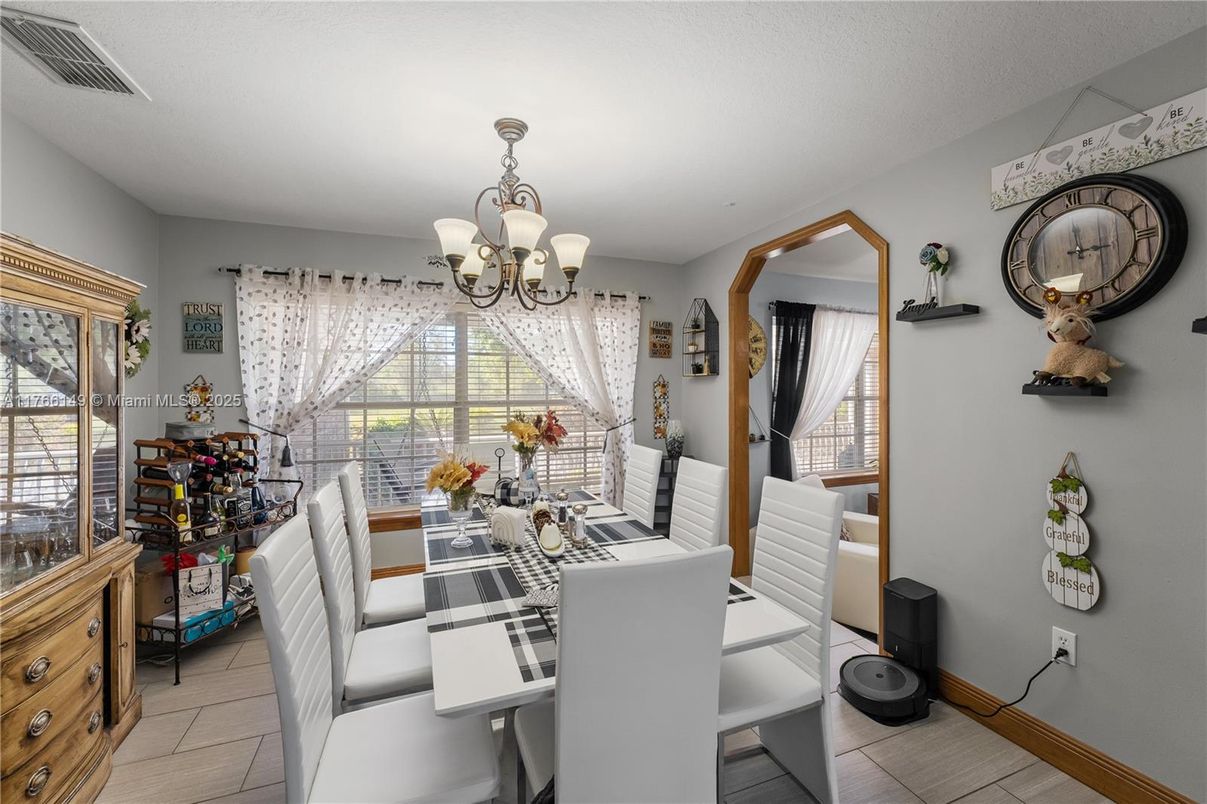 Chandelier, Dining room, Interior