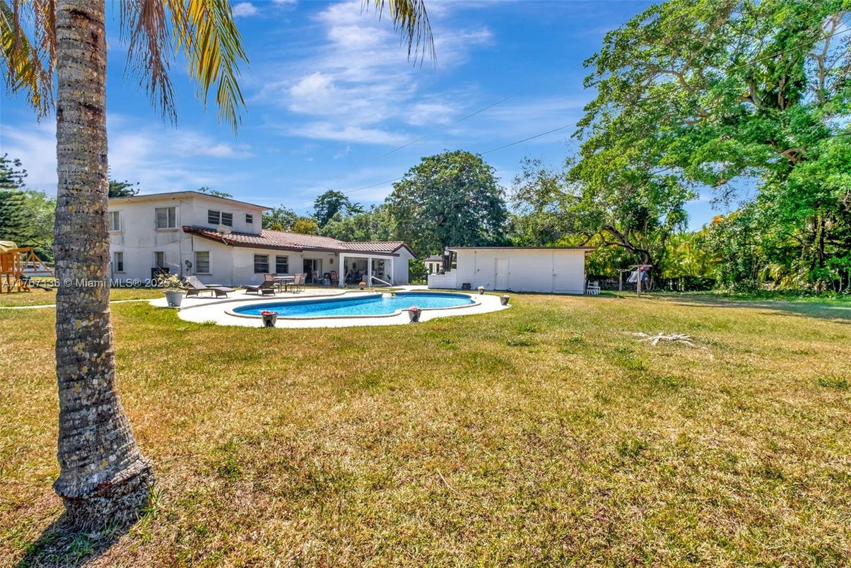 Backyard, Exterior, Pool
