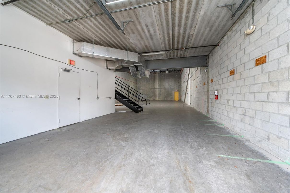 Garage, Interior, Stone Walls