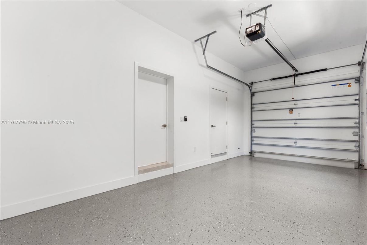 Garage, Interior