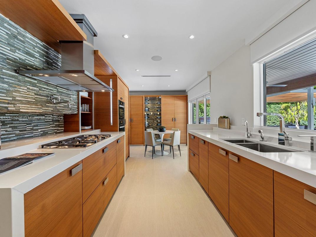 Dining room, Interior, Kitchen, Recessed Lighting, Stainless Steel Appliances, Wood Texture Flooring