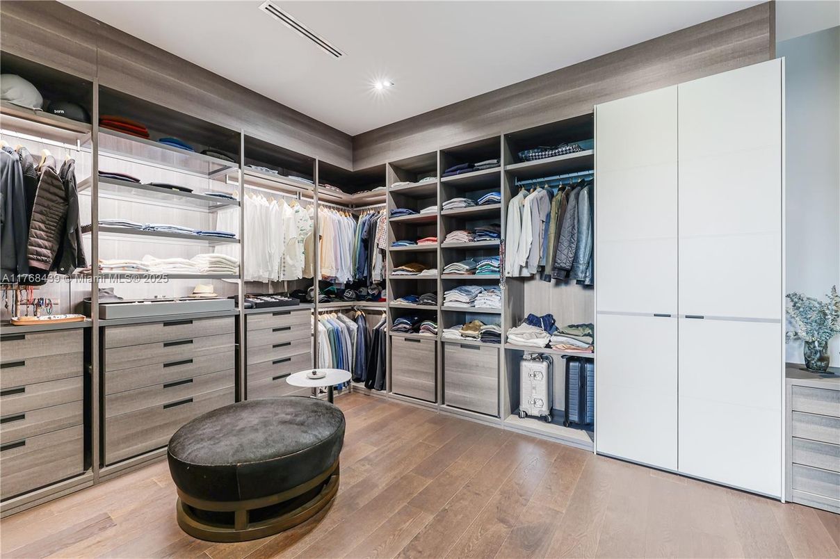 Interior, Recessed Lighting, Walk-in Closets, Wood Texture Flooring