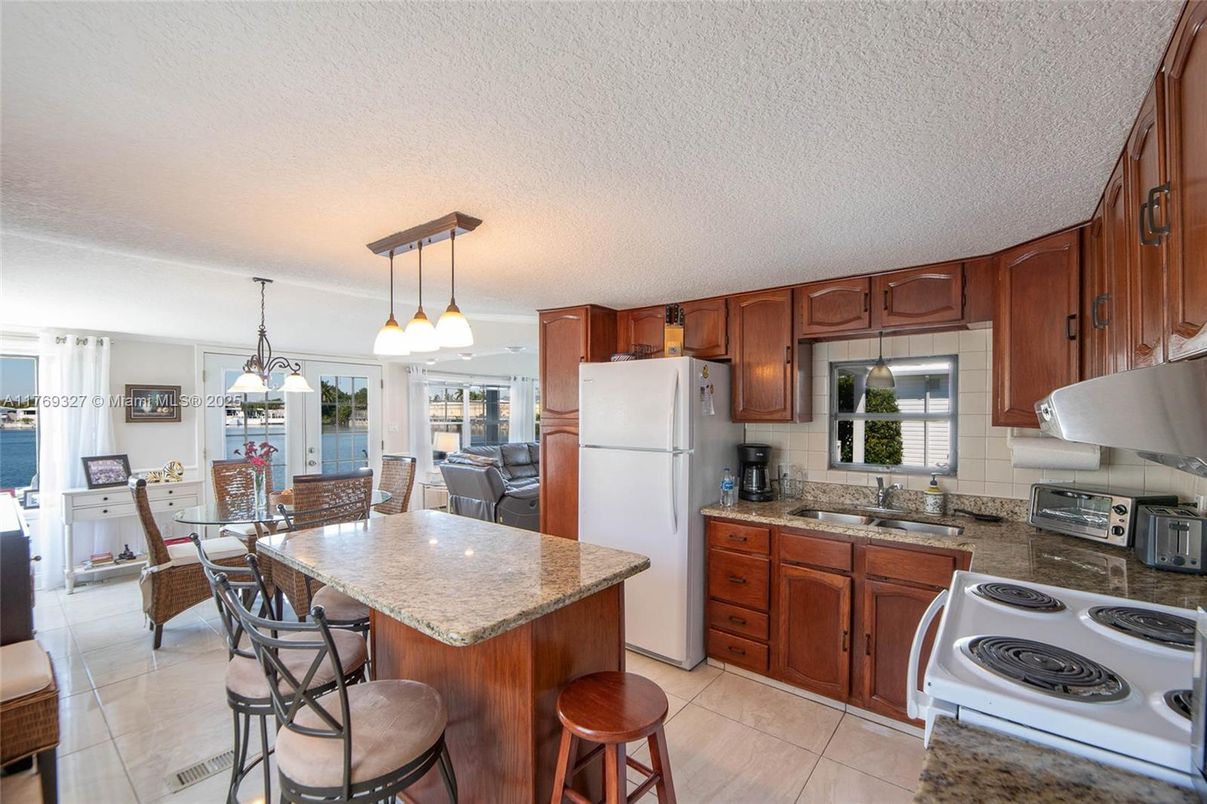 Dining room, Interior, Kitchen, Pendant Lights