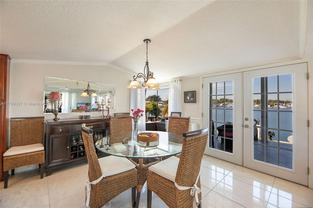 Chandelier, Dining room, Interior, Pendant Lights, Water