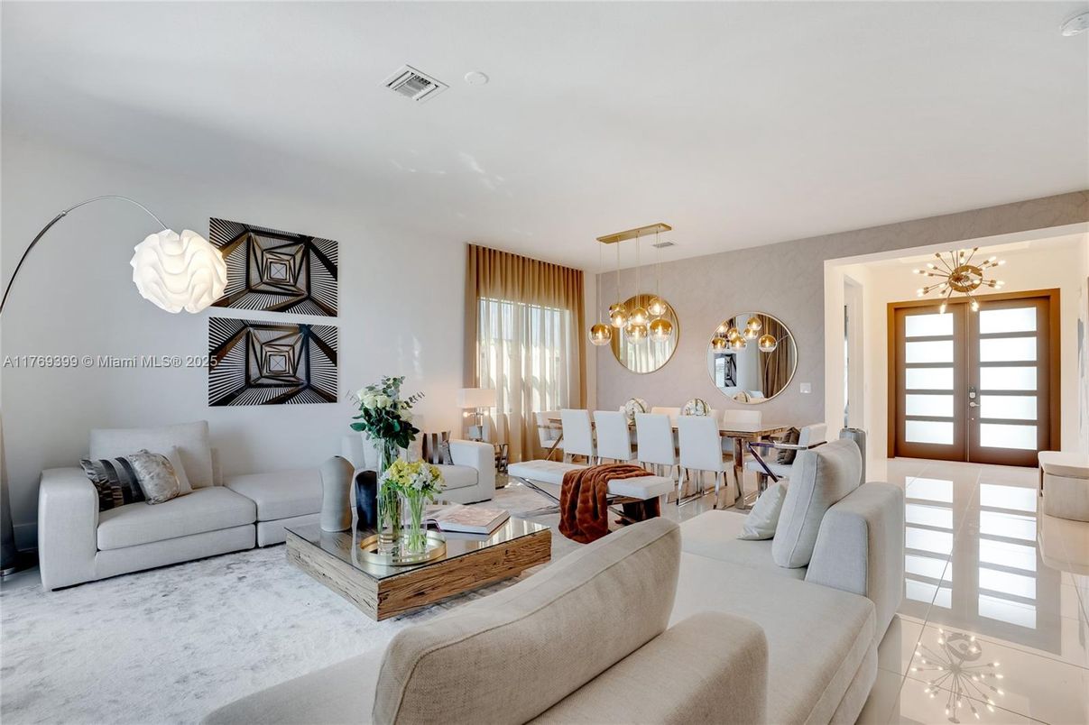 Dining room, Interior, Living room, Pendant Lights