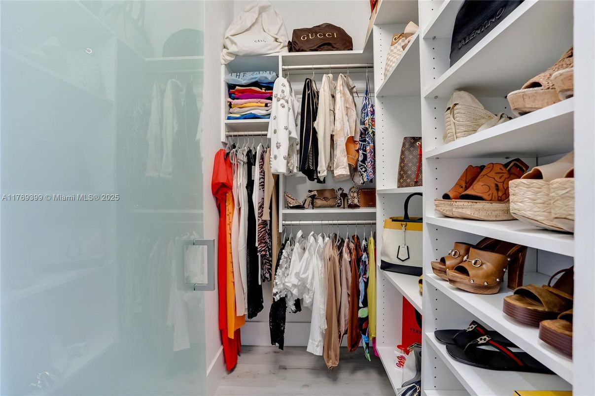 Interior, Walk-in Closets
