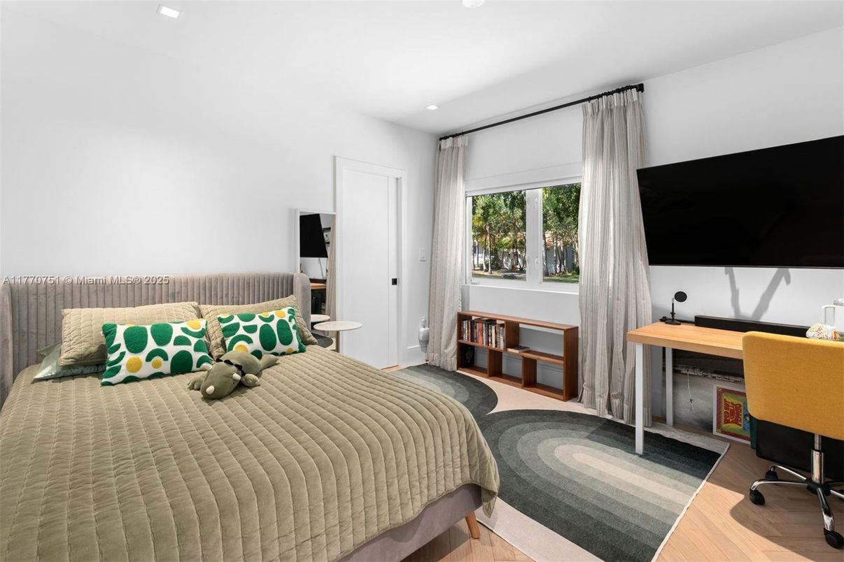 Bedroom, Home Office, Interior, Recessed Lighting, Wood Texture Flooring
