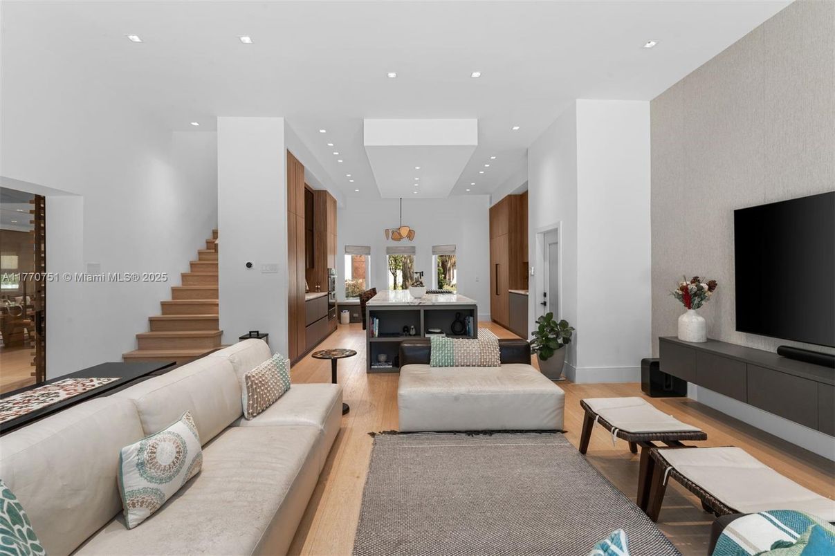 Interior, Kitchen, Living room, Pendant Lights, Recessed Lighting, Wood Texture Flooring