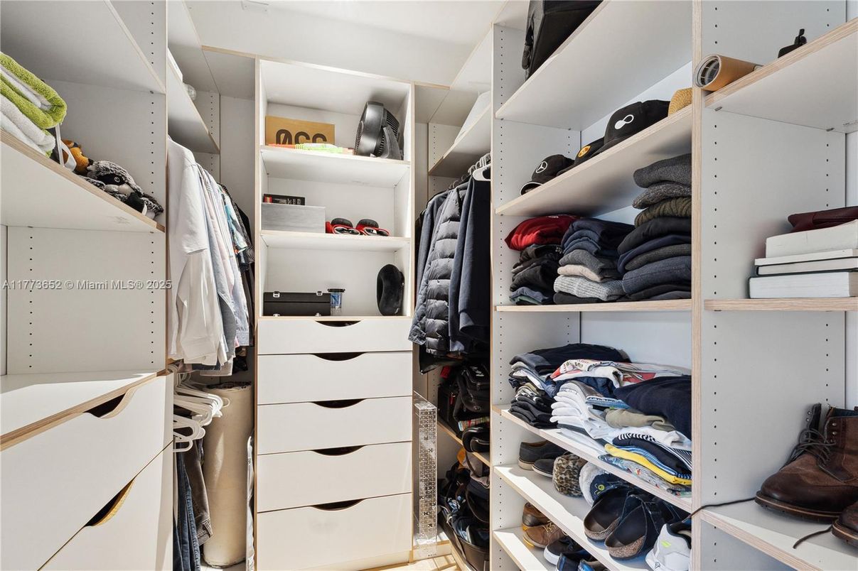 Interior, Walk-in Closets