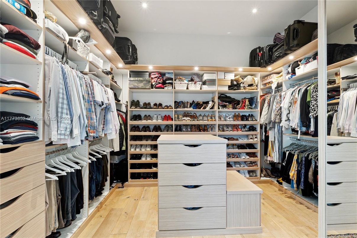 Interior, Recessed Lighting, Walk-in Closets, Wood Texture Flooring