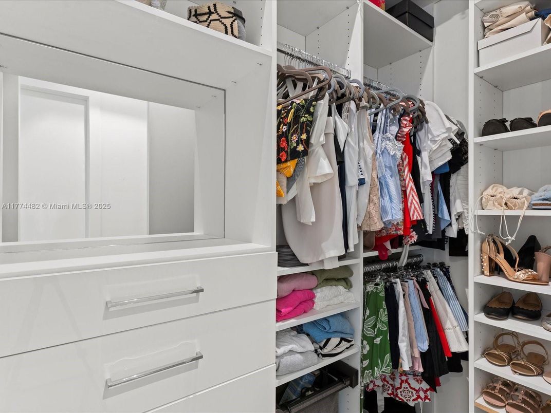 Interior, Walk-in Closets